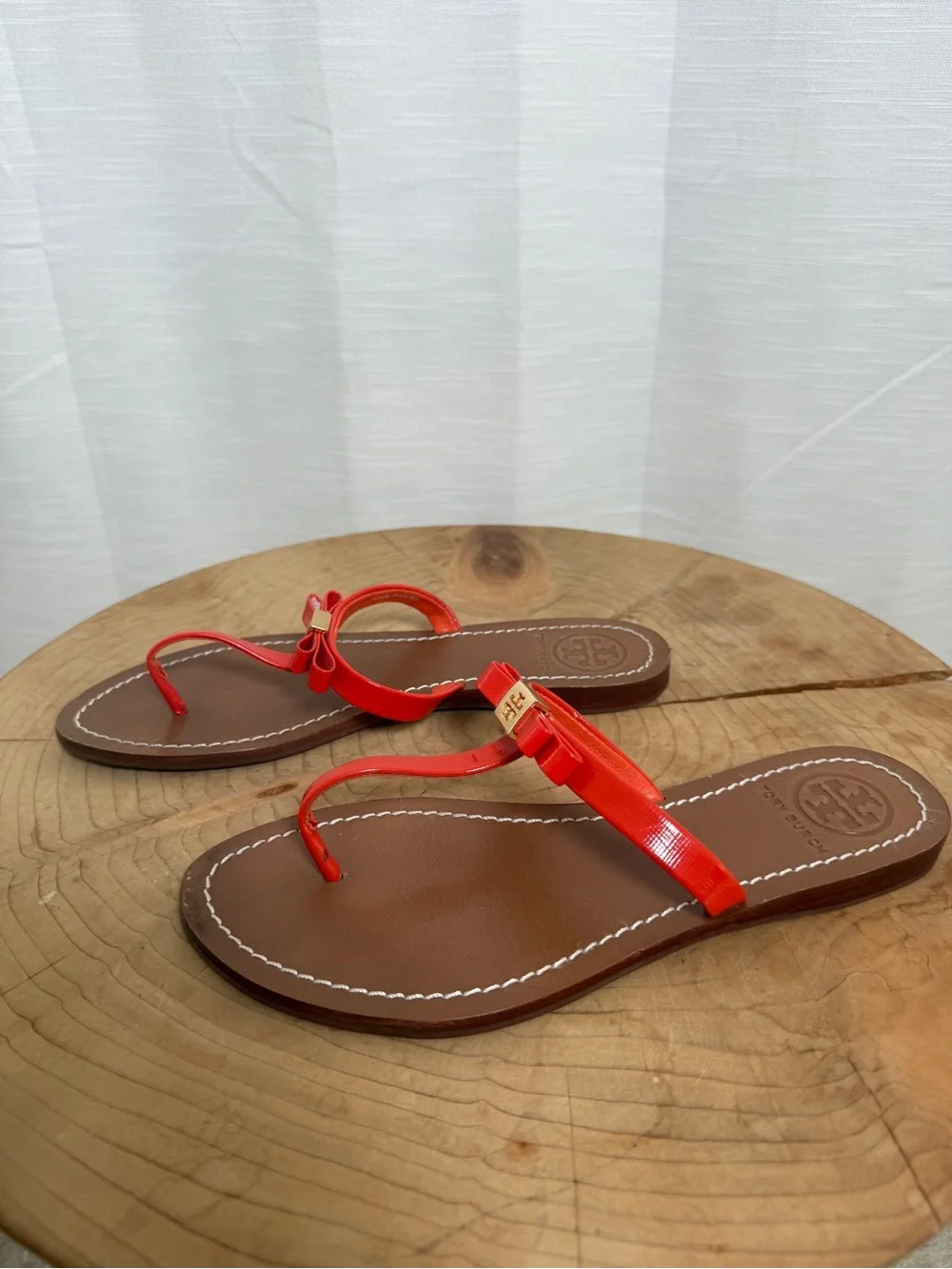 TORY BURCH Red Orange Patent Bow Sandals | Size 7.5